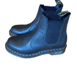 Doc Martens Chelsea Boot Size 7 US 38 EU